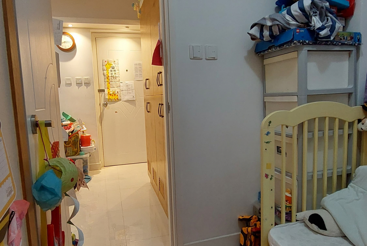 ＜房東直租免佣＞ 堅尼地城近地鐵高層開揚兩房少海景，免佣金，家電傢俬齊全，拎包即住，7分鐘內地鐵直達港大和CBD核心區上班 - 28NTS – 香港北部都會區