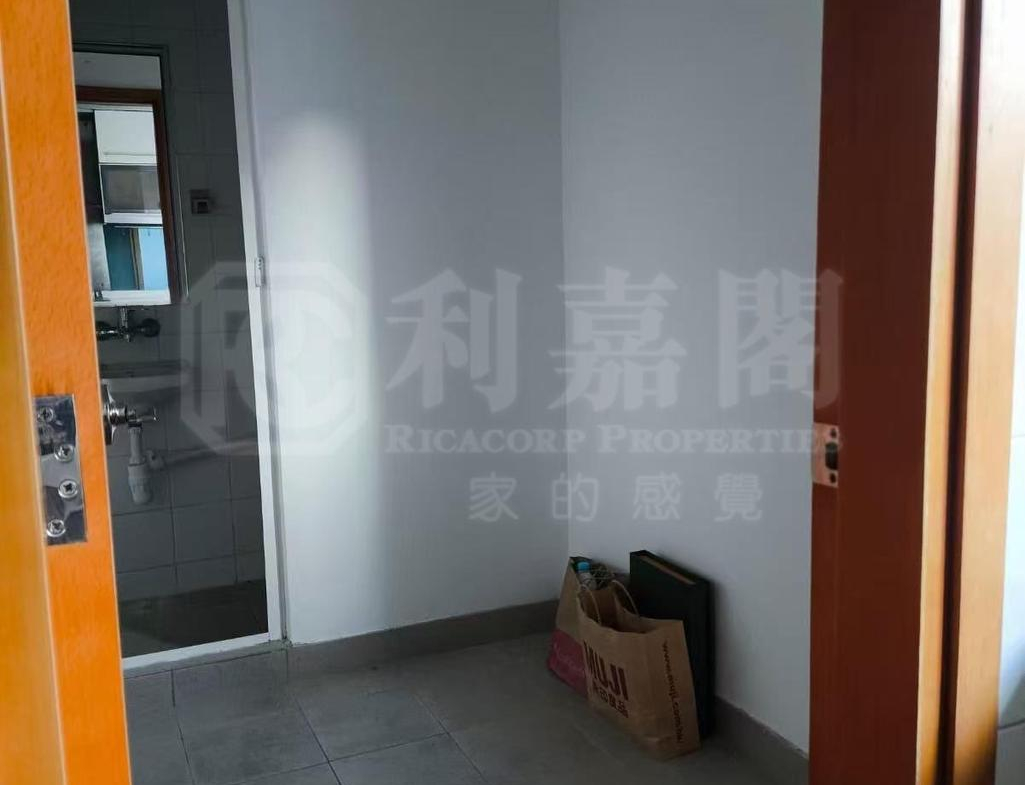 皇府山 8座 – 曉峰 - 28NTS – 香港北部都會區
